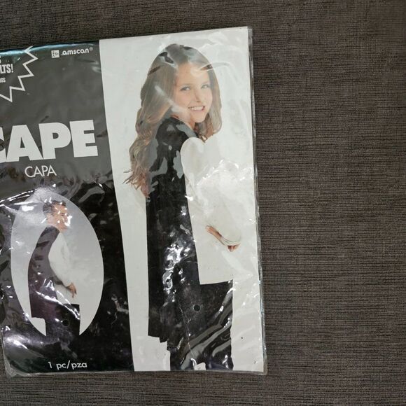 Amscan Costume Black Cape Adult / Kids Project Halloween Play 1-Pc NWT - Picture 4 of 4